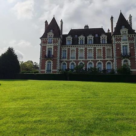Un Appartement Dans Un Chateau Deauville Exterior photo